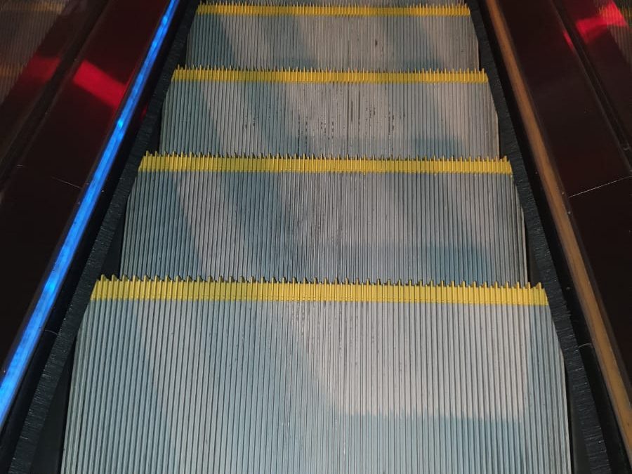 Escalator stop safety demarcations